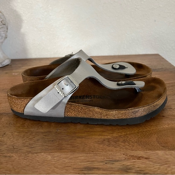 Birkenstock Silver Gizeh Leather Sandals Size 7 - Picture 3 of 11